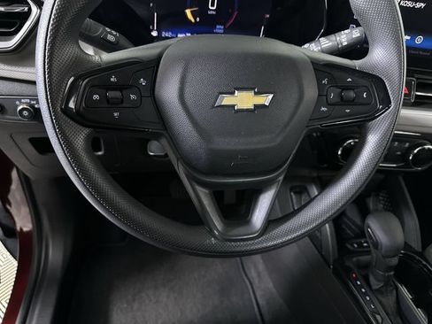 Used 2025 Chevrolet TrailBlazer LT AWD/4WD image 11