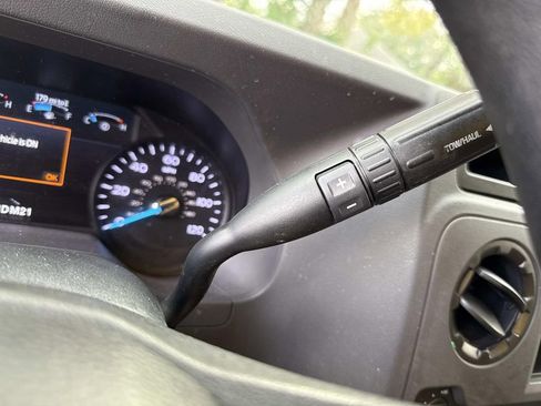 Used 2022 Ford E-350 and Econoline 350 Super Duty image 35