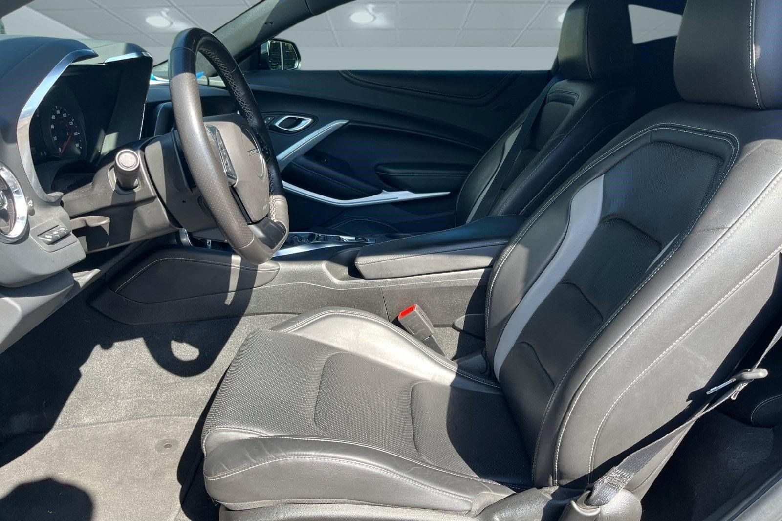 Used 2023 Chevrolet Camaro LT RWD image 3