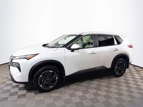 Certified 2025 Nissan Rogue SV AWD/4WD image 1