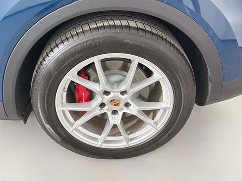 Certified 2026 Porsche Cayenne S AWD/4WD image 12