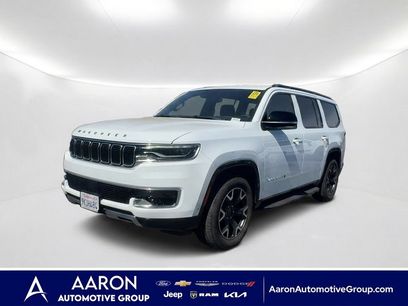 Used 2023 Jeep Wagoneer Series III w/ Rear Seat Video Group 1