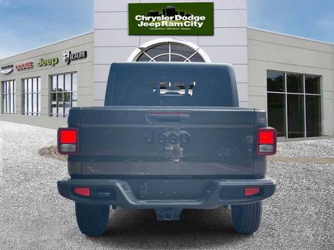 Used 2022 Jeep Gladiator Sport AWD/4WD image 7