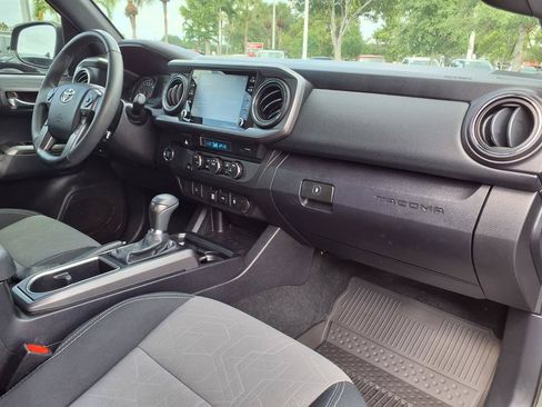 Used 2022 Toyota Tacoma TRD Sport RWD image 11