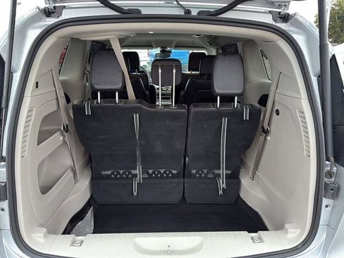 Used 2024 Chrysler Pacifica Touring-L image 11