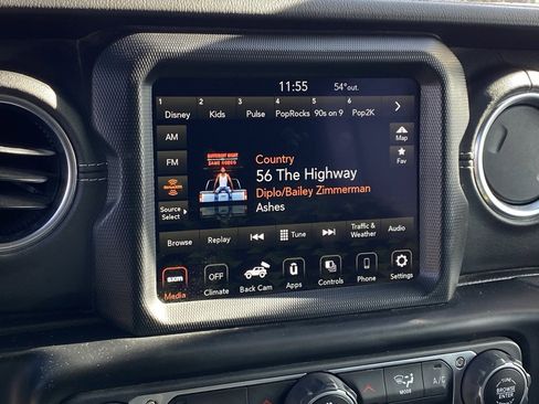 Used 2023 Jeep Wrangler Unlimited Sahara w/ Safety Group image 15