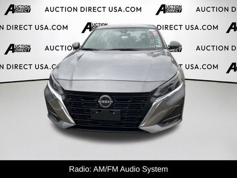 Used 2023 Nissan Altima 2.5 SV image 2