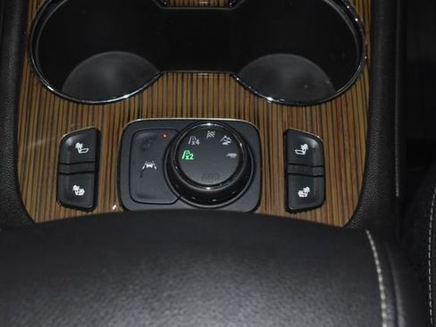 Used 2021 GMC Acadia SLE w/ Driver Convenience Package image 21