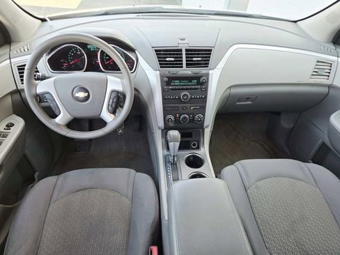 Used 2010 Chevrolet Traverse LT w/ Personal Connectivity Package FWD image 6