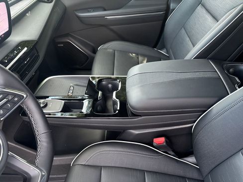 Used 2026 Buick Enclave Sport Touring FWD image 37