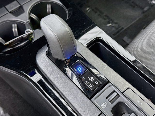 Certified 2025 Toyota Prius LE FWD image 18