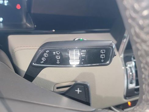 Used 2019 Lincoln Navigator Select w/ Technology Package RWD image 16