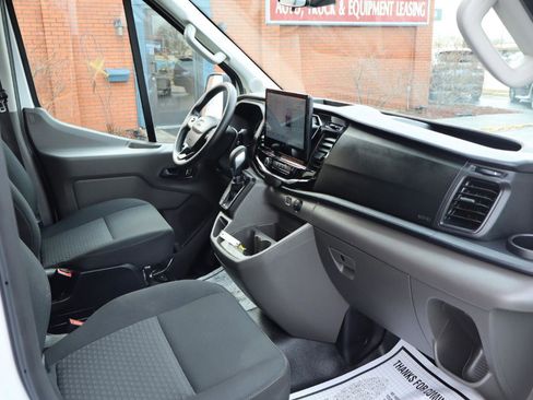 Used 2023 Ford Transit 350 XLT image 26