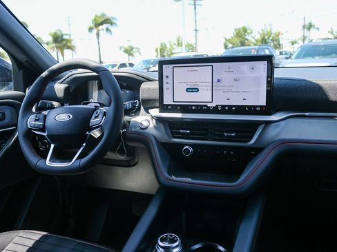 New 2026 Ford Explorer ST-Line w/ ST-Line Street Pack RWD image 15
