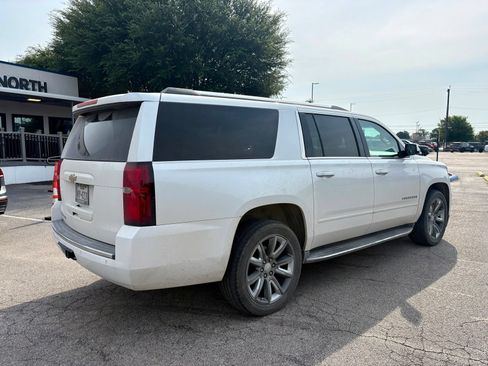 Used 2018 Chevrolet Suburban Premier RWD image 3