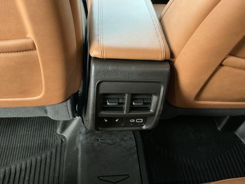 Used 2025 Cadillac XT4 Premium Luxury w/ Technology Package image 29