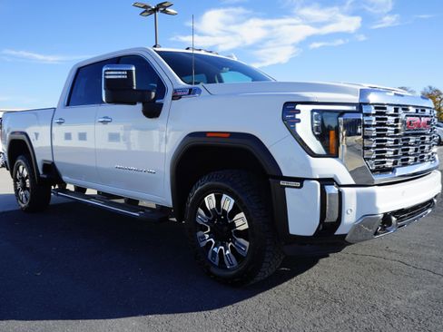 Used 2025 GMC Sierra 2500 Denali w/ Max Trailering Package image 7