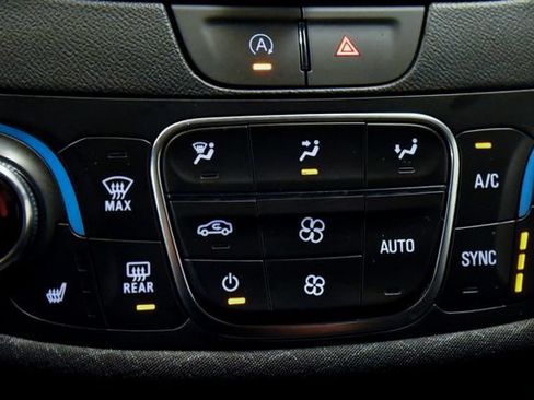 Used 2023 Chevrolet Malibu LT FWD image 22