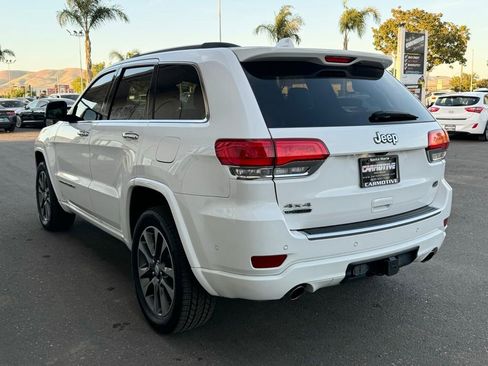 Used 2018 Jeep Grand Cherokee Overland AWD/4WD image 7