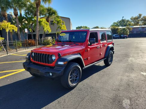 Used 2024 Jeep Wrangler Unlimited Sport AWD/4WD image 10