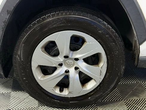 Used 2019 Toyota RAV4 LE image 11