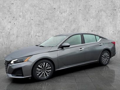 Used 2023 Nissan Altima 2.5 SV