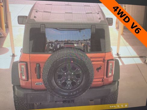 Used 2022 Ford Bronco Wildtrak image 5