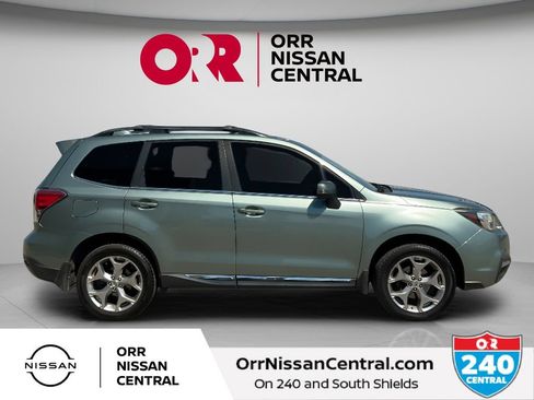 Used 2017 Subaru Forester 2.5i Touring AWD/4WD image 4