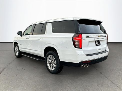 Used 2023 Chevrolet Suburban Premier image 5