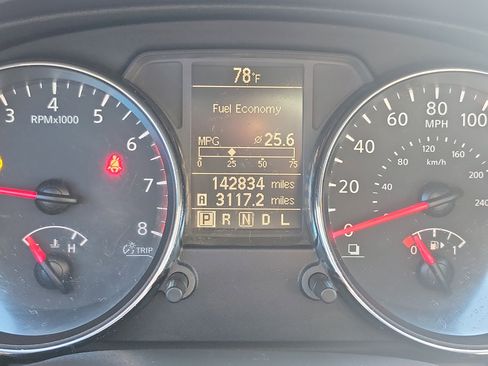 Used 2014 Nissan Rogue S image 16