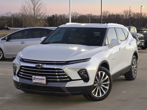 Used 2024 Chevrolet Blazer Premier w/ Driver Confidence II Package image 2