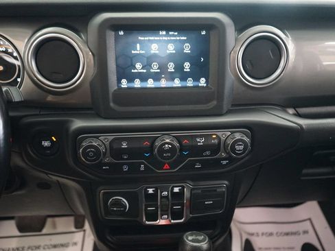 Used 2021 Jeep Wrangler Unlimited Sahara AWD/4WD image 7