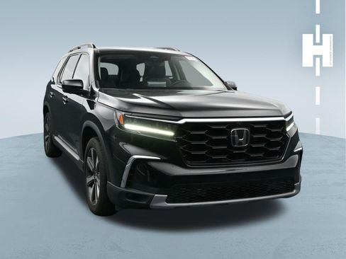 Used 2023 Honda Pilot Elite image 1