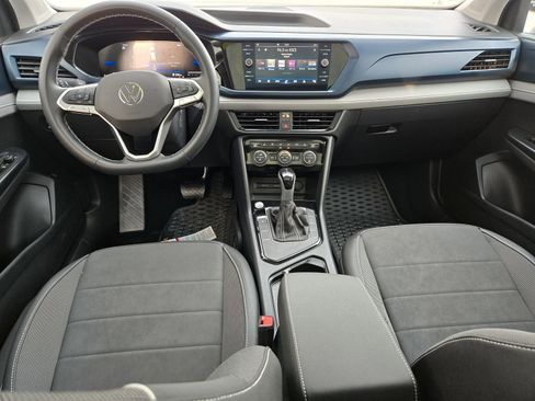 New 2024 Volkswagen Taos SE image 8