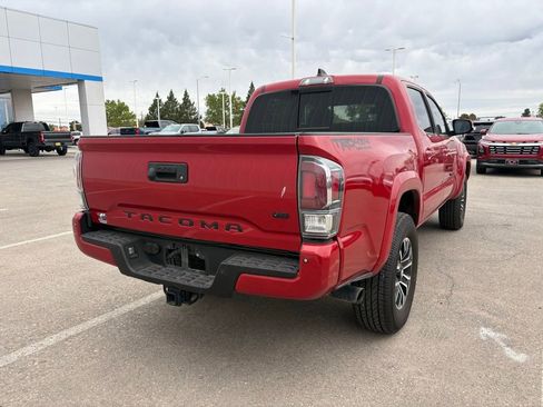 Used 2021 Toyota Tacoma TRD Sport w/ Technology Package AWD/4WD image 4
