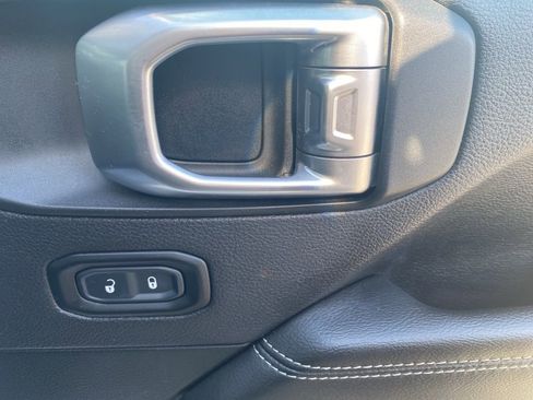 Certified 2020 Jeep Wrangler Unlimited Sahara image 12