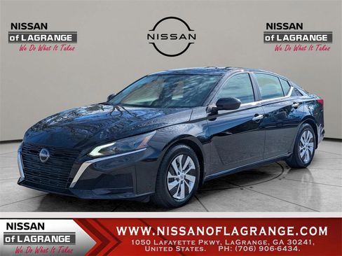 Used 2023 Nissan Altima 2.5 S image 1