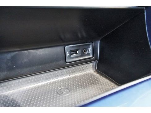 Used 2019 Volkswagen Beetle 2.0T SE image 25