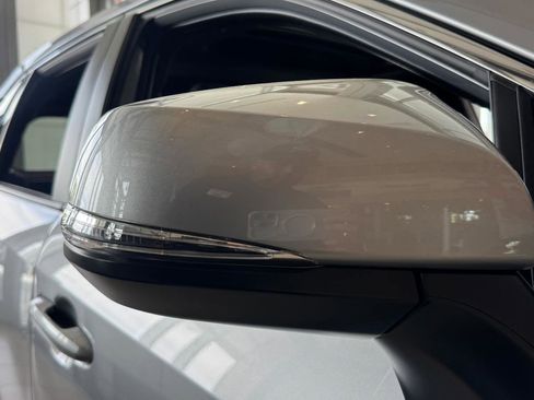 New 2025 Toyota RAV4 SE image 9