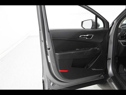 Used 2023 Kia Sportage LX AWD/4WD image 4