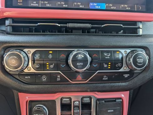 Used 2024 Jeep Wrangler Unlimited Sport AWD/4WD image 24