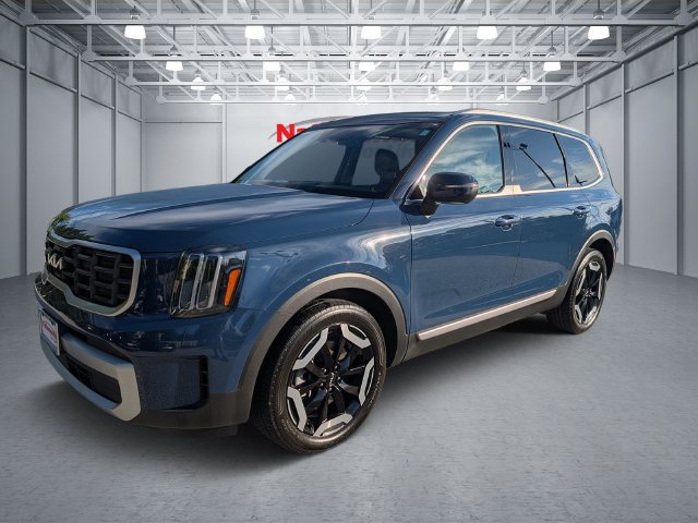 Used 2024 Kia Telluride S w/ S Sunroof Package AWD/4WD image 1