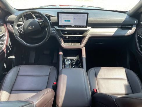 Certified 2025 Ford Explorer Platinum w/ Ultimate Package AWD/4WD image 25