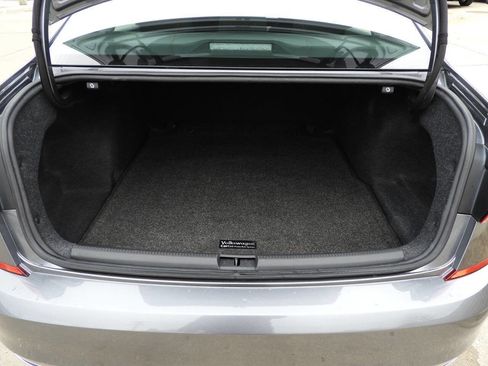 Used 2021 Volkswagen Passat 2.0T S w/ Luggage Net & Mats Package image 15