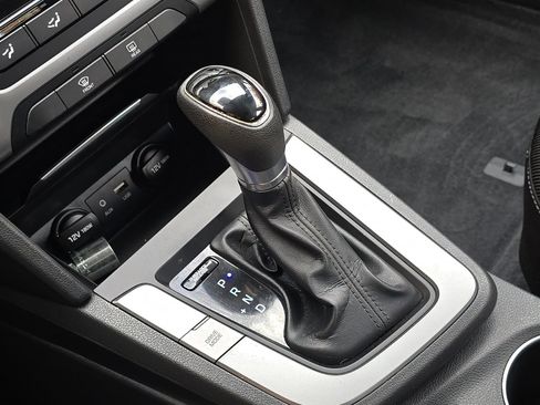 Used 2018 Hyundai Elantra SEL w/ Cargo Package image 22