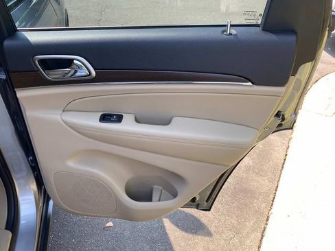 Used 2015 Jeep Grand Cherokee Limited RWD image 33