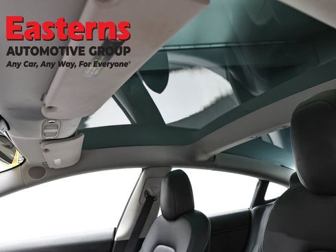 Used 2022 Tesla Model 3 Standard Range image 31