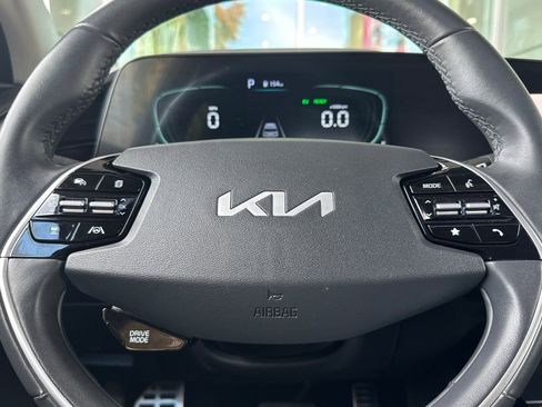 Used 2023 Kia Niro EX Touring image 28