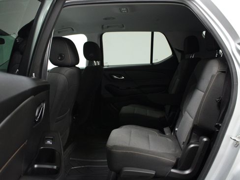 Used 2020 Chevrolet Traverse LT FWD image 13