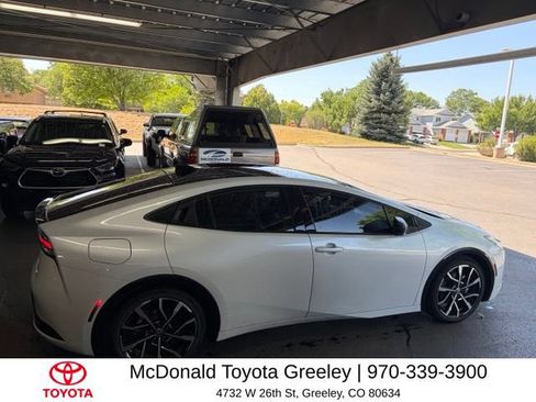 Used 2024 Toyota Prius Prime Premium w/ Advanced Technology Package FWD image 4